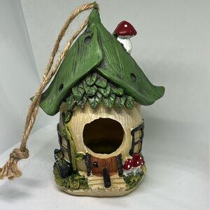 Hanging bird house 6” tall